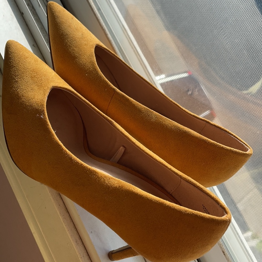 Shoes - Picture 2 of 2